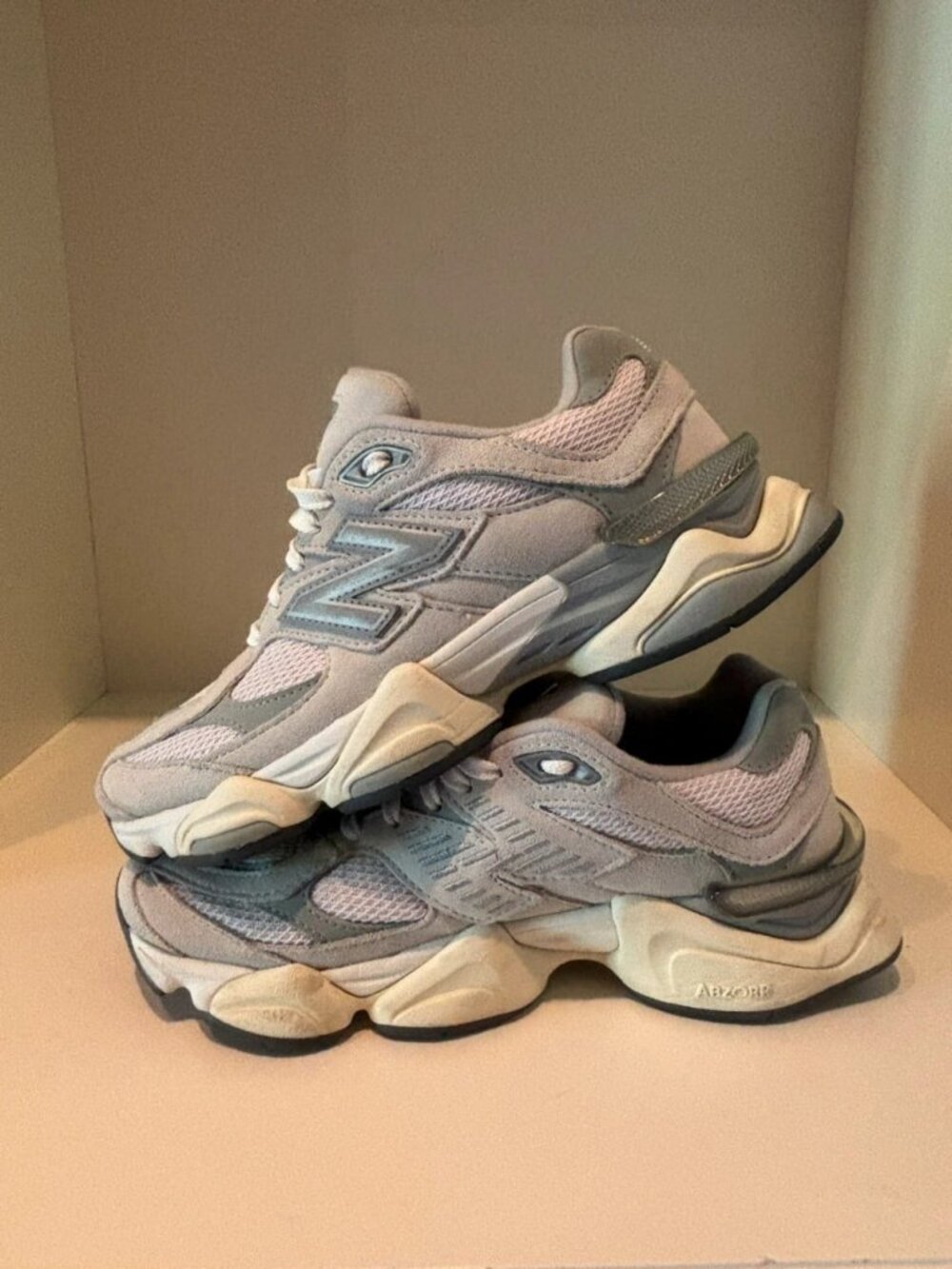 New Balance 9060 Grey Sneakers Women's US 7 / Men's US 5.5 - Picture 1 of 7